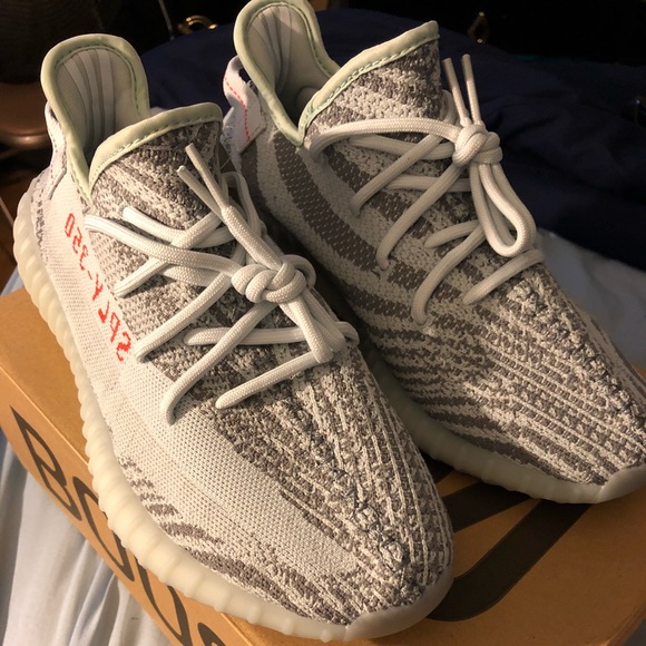 Yeezy 350 Boost V2 blue tint size 10 - Picture 1 of 4
